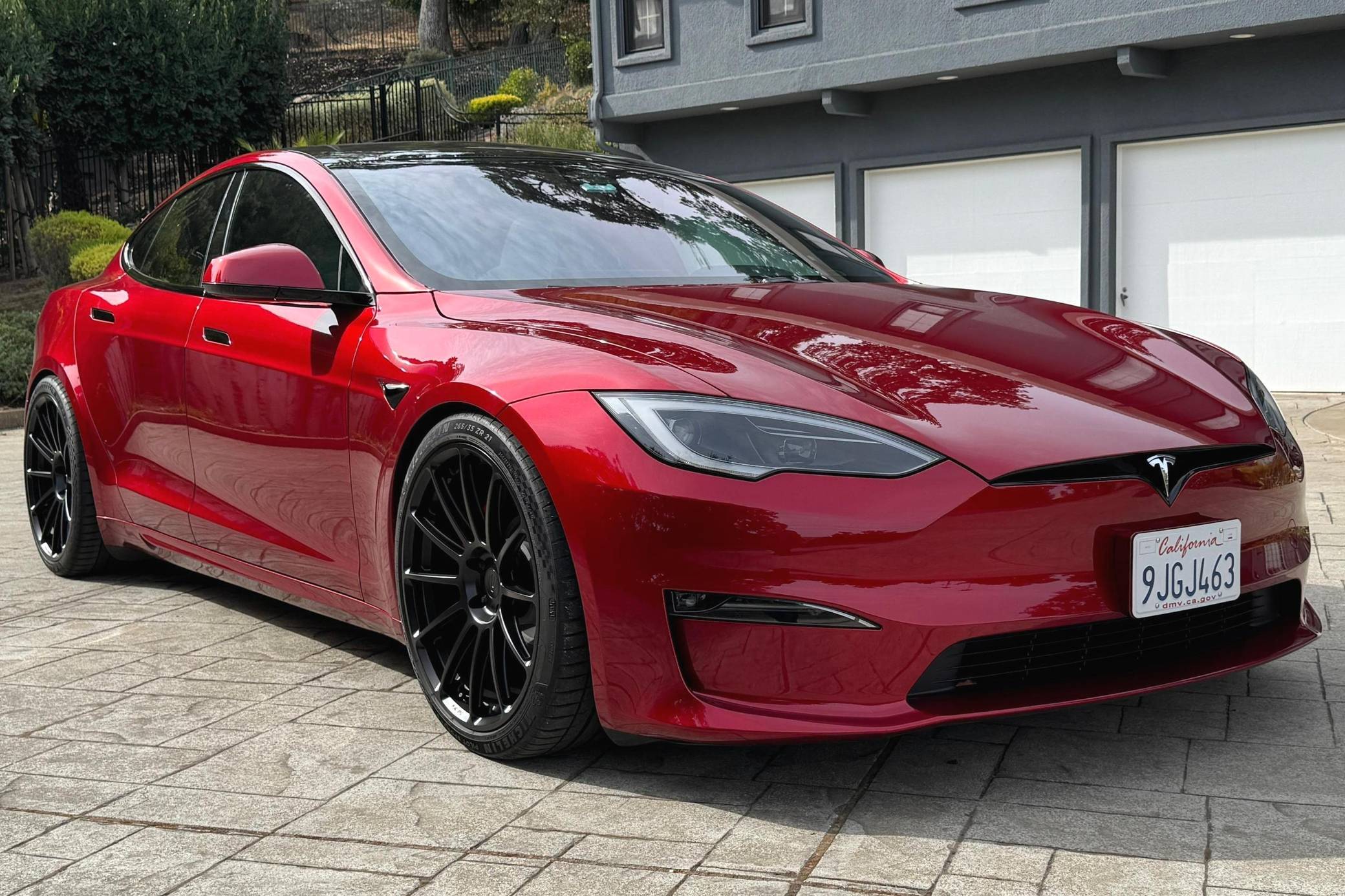Tesla Model S Plaid (2023) — New