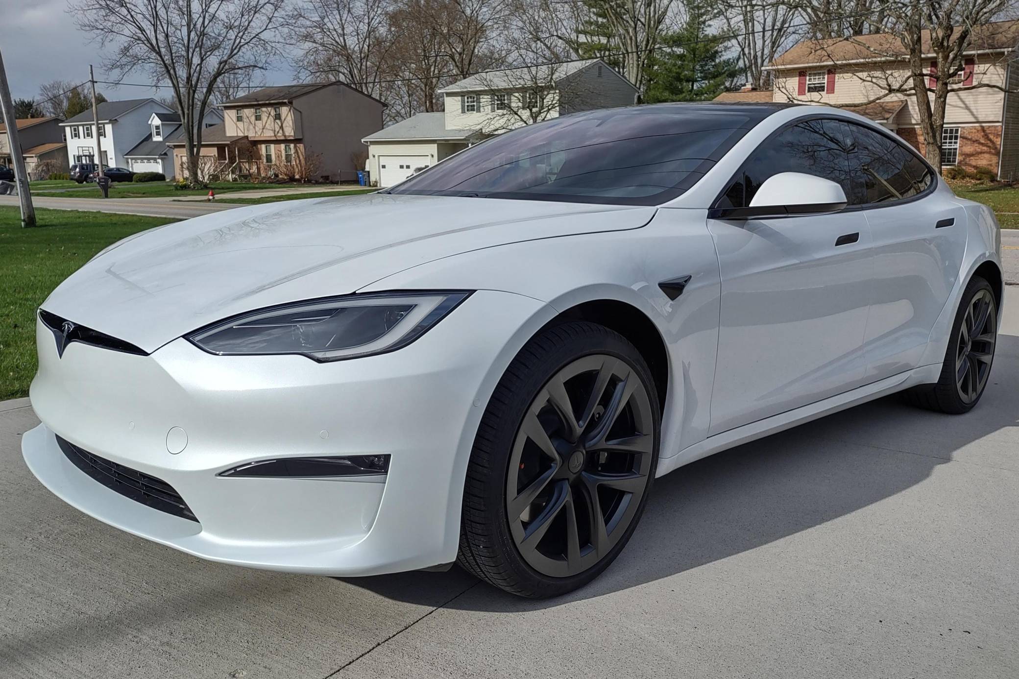 Tesla Model S (2023) — New