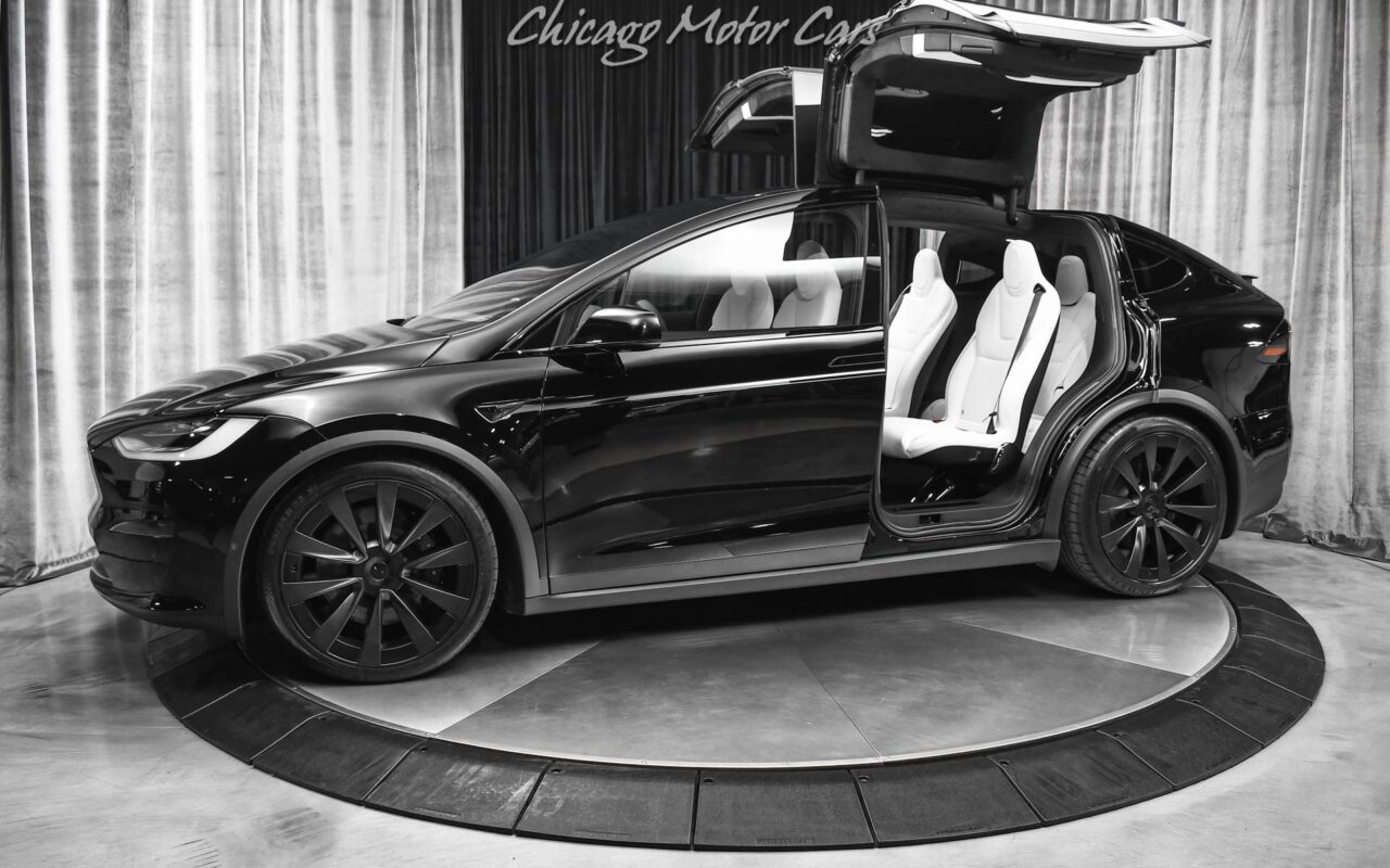Tesla Model X (2023) — New